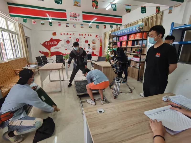 兰山区广告片拍摄公司：极简主义践行者，少即是多的视觉哲学